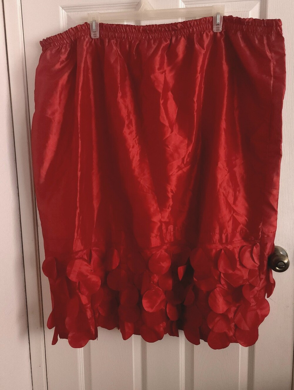 Goreous Red Satin Skirt with Petal Hem Plus Size 5xl (28-30)